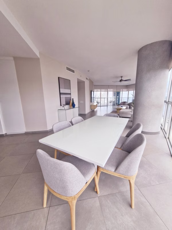 YACHT CLUB | Furnished unit 27A | US$598,000
