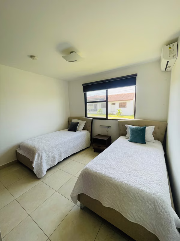 Casa en alquiler en San Carlos – Piedras Gordas | Amplio terreno y área social privada