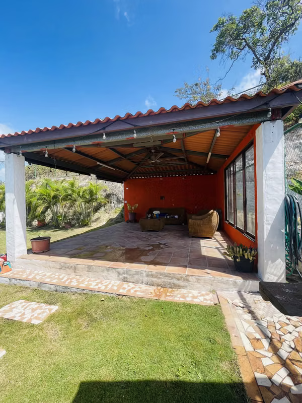 Casa en alquiler en San Carlos – Piedras Gordas | Amplio terreno y área social privada