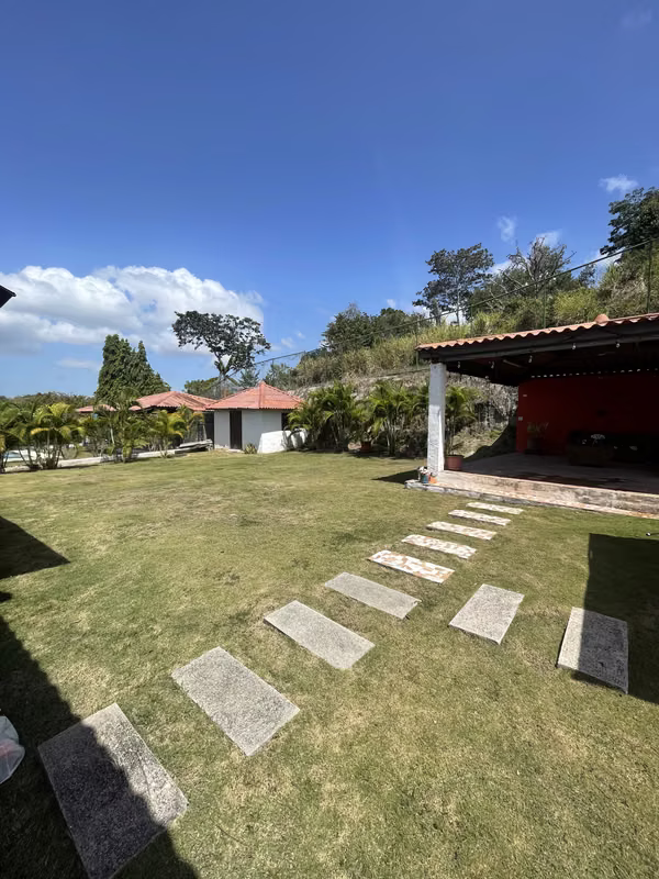 Casa en alquiler en San Carlos – Piedras Gordas | Amplio terreno y área social privada