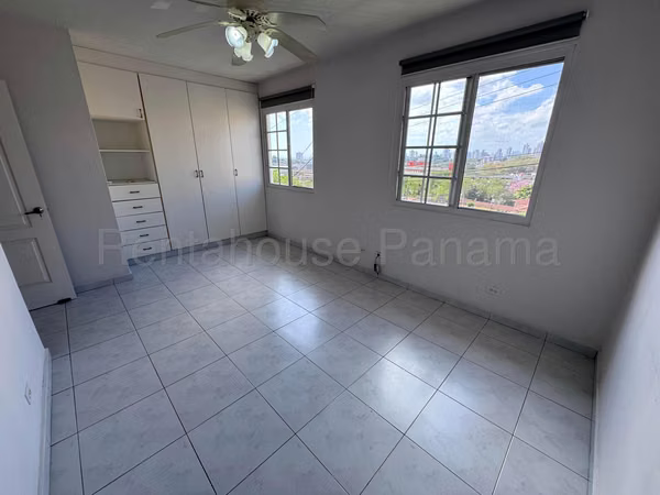 HOUSE FOR SALE IN THE FOREST MCD26-5130