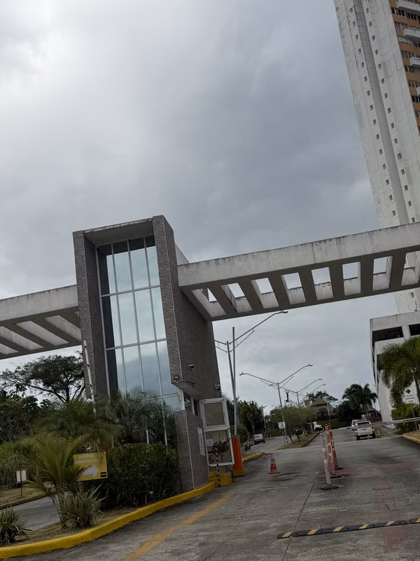 Remate en Venta Apartamento El Crisol Edificio Mystic Valley