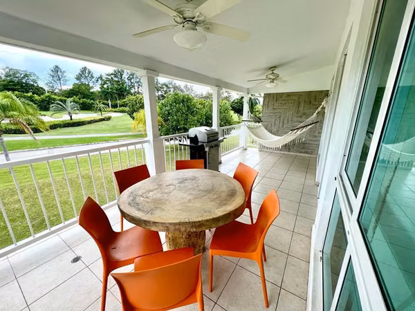 Vendo o alquilo hermoso apartamento en Playa Bijao
