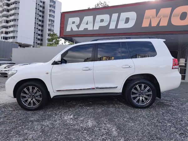 TOYOTA LAND CRUISER 2011