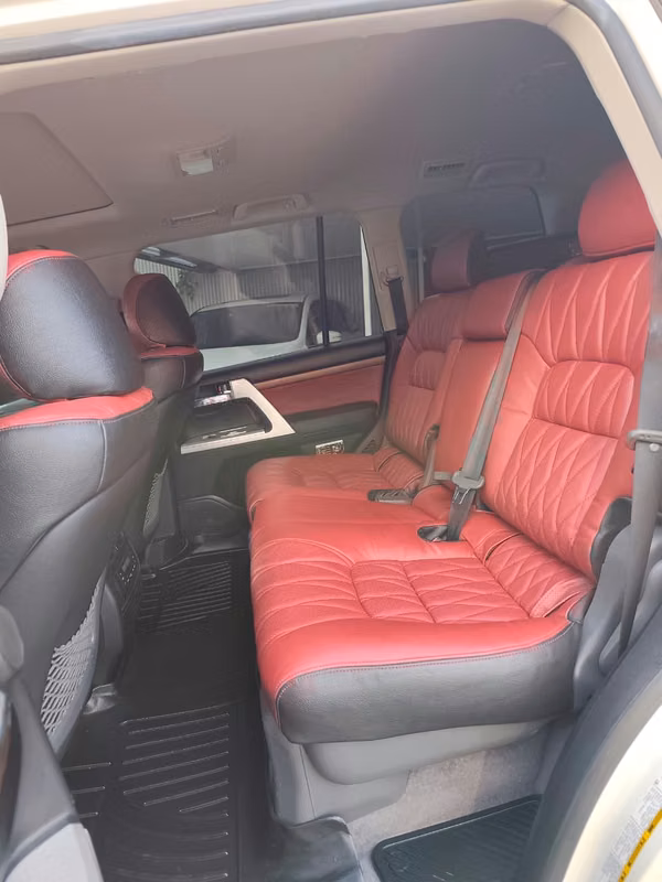 TOYOTA LAND CRUISER 2011