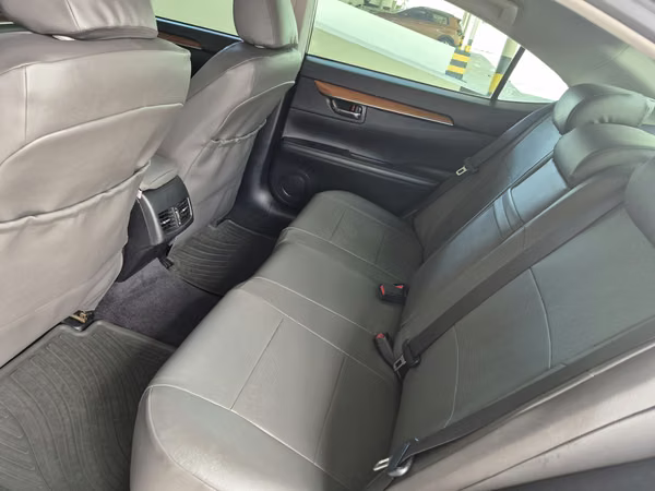 Lexus  ES300h 2014