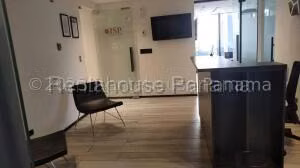 Alquiler de Oficina con 179m2 en Obarrio PH Panama Business Hub 26-6396SR