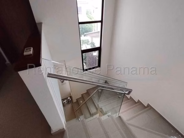 ALQUILER DE CASA EN GARDENIAS BRISAS DEL GOLF HQ