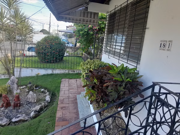 La Gloria, Betania vendo casa