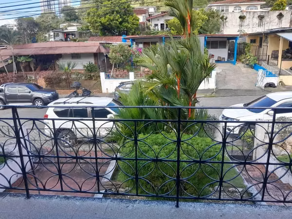La Gloria, Betania vendo casa