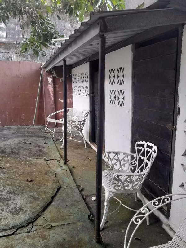 La Gloria, Betania vendo casa