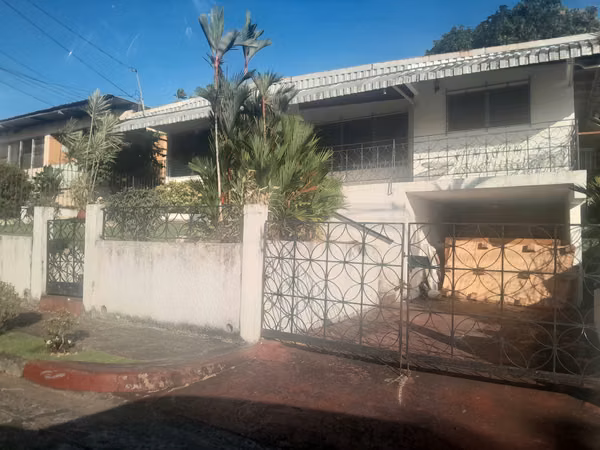 La Gloria, Betania vendo casa