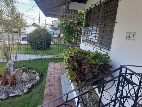 La Gloria, Betania vendo casa