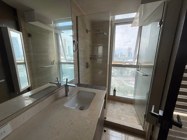 Selling Apartment at the Regent Costa del Este