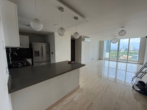 Selling Apartment at the Regent Costa del Este