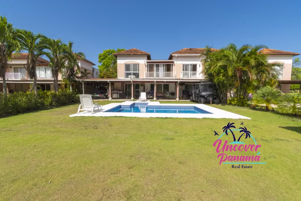 Fully Renovated Golf Course Home with Pool