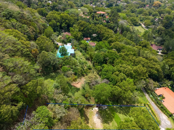 Large Hilltop Lot for Sale in El Valle de Antón