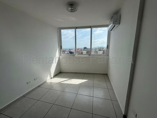 Apartment for Sale on Balboa Avenue VLU26-5619