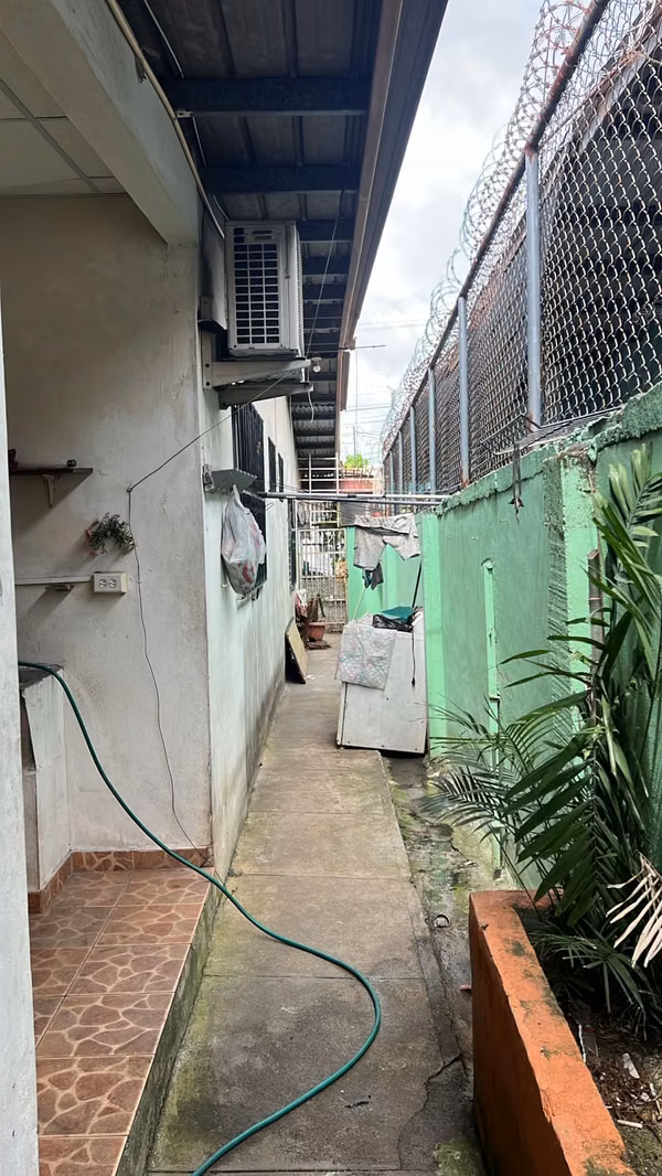 House for sale in La Chorrera - 124; 302 m ² in front of main track
