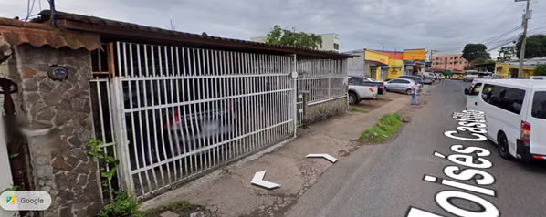 Casa en venta en La Chorrera | 302 m² frente a vía principal