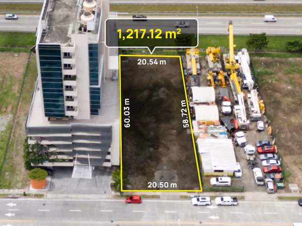 Se Alquila terreno de 1217.12 m2 en Santa Maria Business District