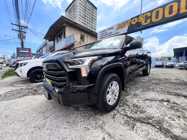 TUNDRA MODELO SR5 AÑO 2022 AUTOMATICA 4X4 CON SOLO (78 klm) COMO NUEVA