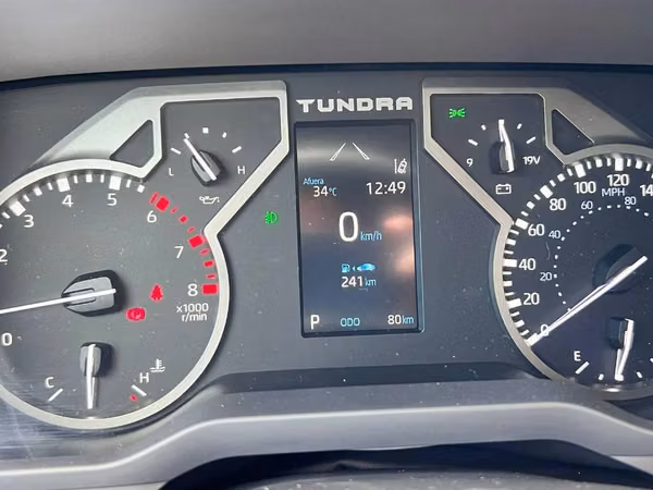 TUNDRA MODELO SR5 AÑO 2022 AUTOMATICA 4X4 CON SOLO (78 klm) COMO NUEVA