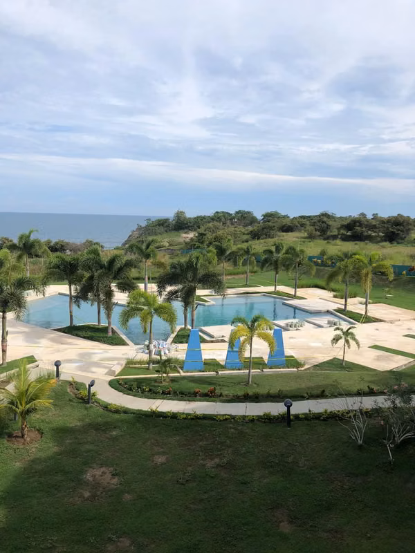 Opportunity in Playa del Sol - 136m2 - Amoblado and View of the Pool