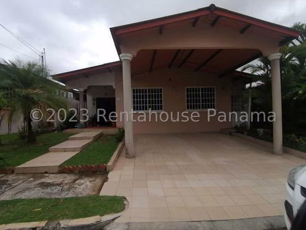Casa en venta en Brisas del Golf KC
