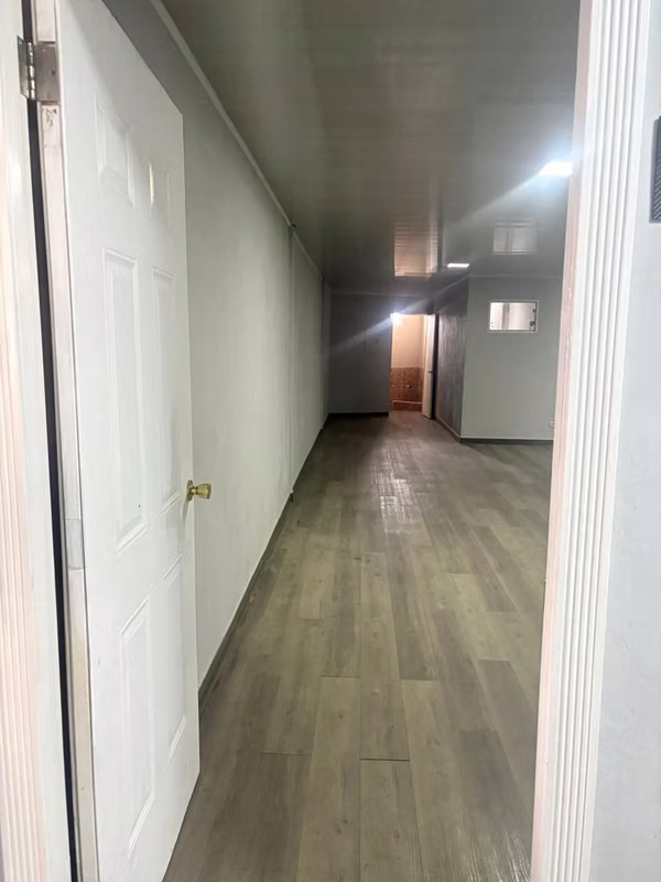 ALQUILO LOCALES COMERCIALES / OFICINAS EN PARQUE LEFEVRE– UBICACIÓN ESTRATÉGICA