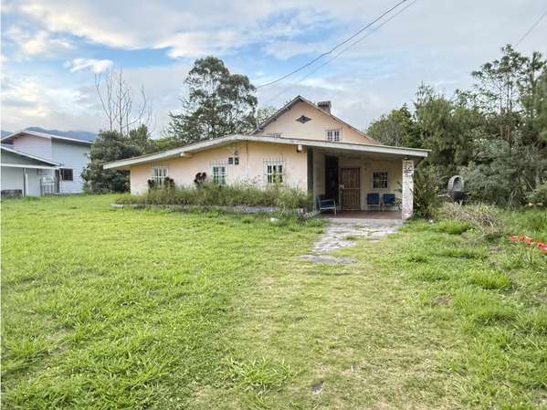 Vendo casa con gran terreno en Volcan