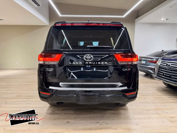 TOYOTA LAND CRUISER LC300
