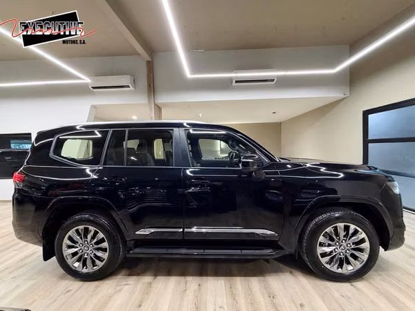 TOYOTA LAND CRUISER LC300