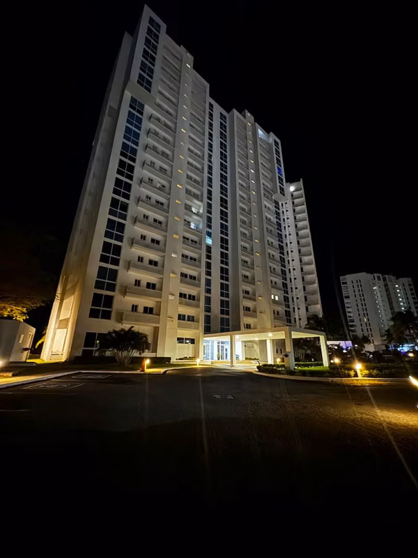 Apartment in Playa Blanca - 124; 4 Rec + Service - 124; Swimming pool and beach $2,500