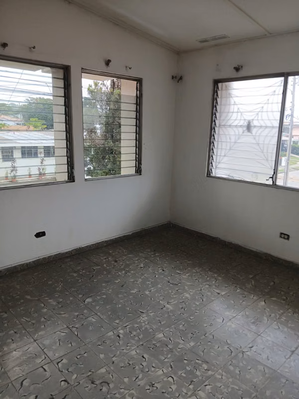 House for Sale in Betania, Los Angeles
