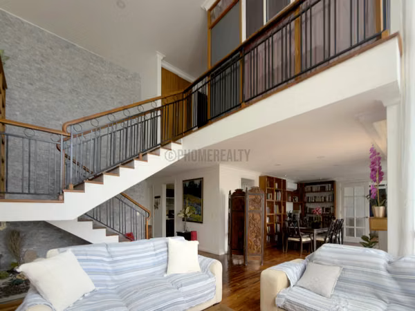 Apartment for sale in Bella Vista Panama – 270 m² duplex with balconies and spacious living areas