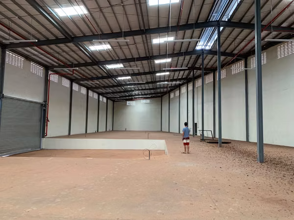 SE ALQUILA O VENDE GALERA CON TERRENO ARRAIJAN