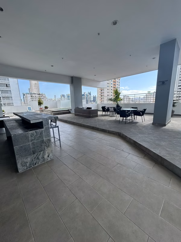 Se vende Apartamento en San Francisco / 171 mts2 / 3 rec / 3.5 baños / cbe / balcón