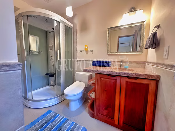 Oportunidad! Se Vende Hermosa Casa con Piscina en Altos del Maria