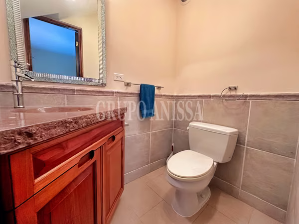 Oportunidad! Se Vende Hermosa Casa con Piscina en Altos del Maria