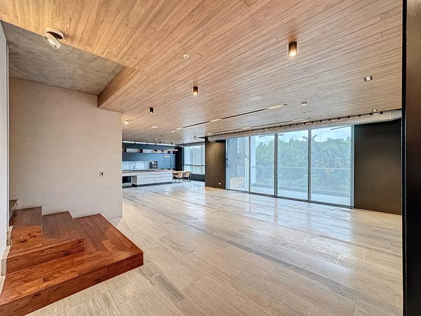 Spectacular Fully Remodeled Duplex in PH Aqua I – Costa del Este