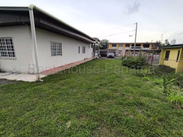 Land for Rent in Parque Lefevre CIG261486