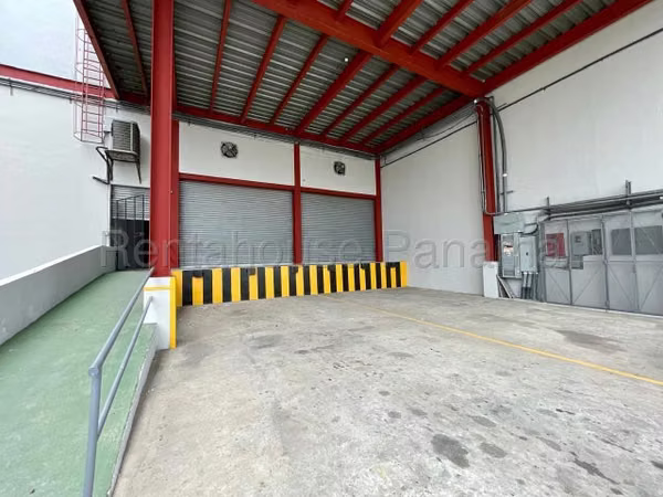 Alquiler Galera Parque Industrial Costa del Este 26YCG6635