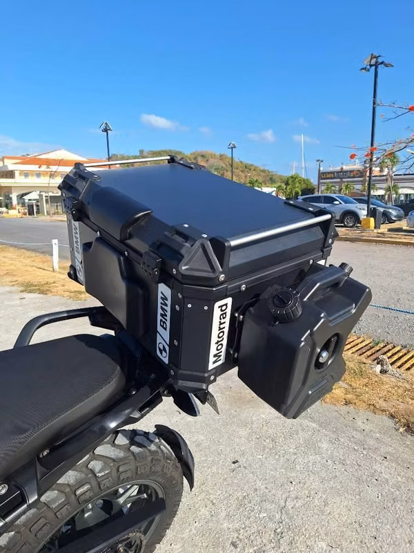 BMW F750GS AÑO 2.020 NEGRA FULL ACCESORIOS
