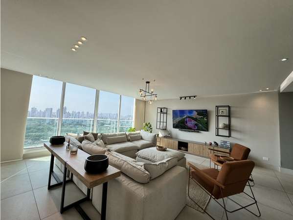 Apartamento en venta en PH Riviera del Golf en Coco del Mar