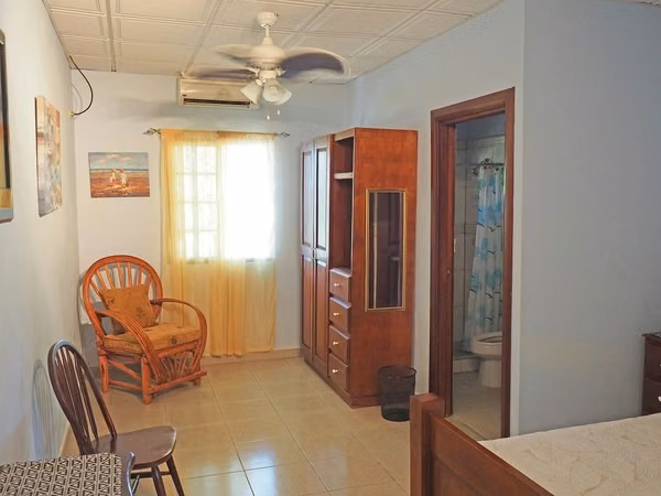 B&amp;B for Sale in Chame - Only 5 Minutes from Coronado