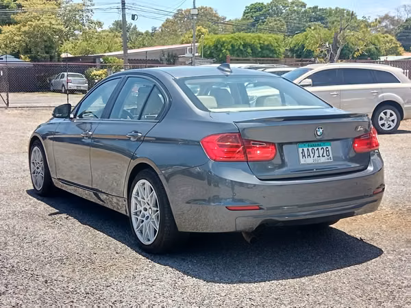 BMW 316i 2013 Paquete M