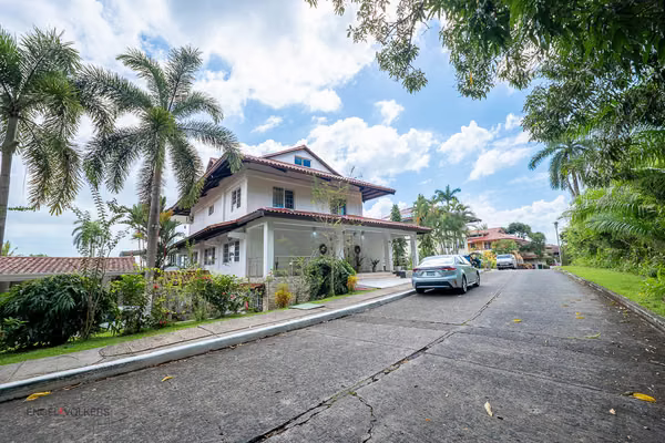 Single family house in Albrook (TMP)