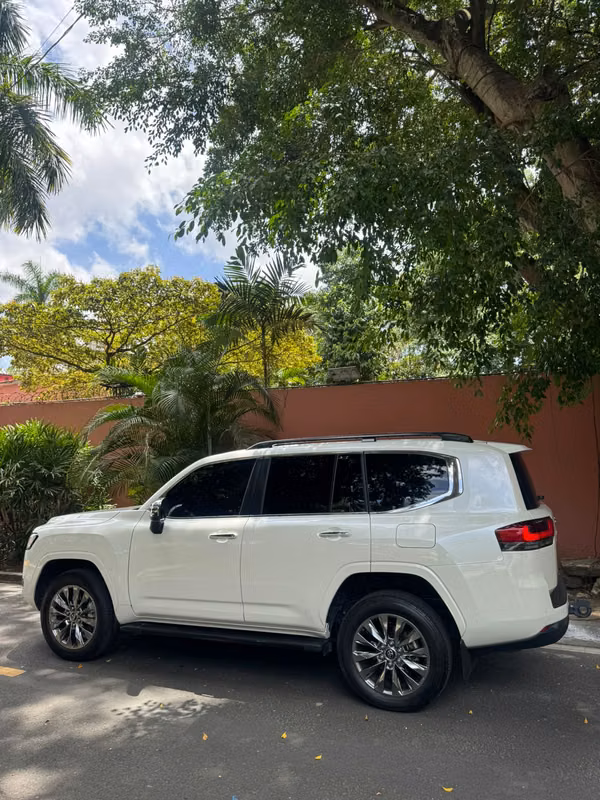 TOYOTA LANDCRUISER LC300 VX 2024