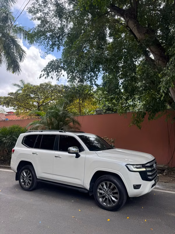 TOYOTA LANDCRUISER LC300 VX 2024